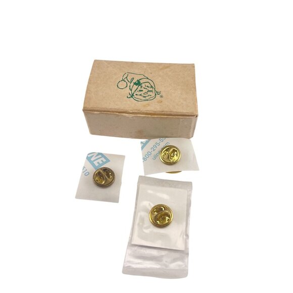 Set Of 3 Annabelle Doll Society Pins 1994 1996 1998 Collectible Vintage Set - Picture 5 of 8